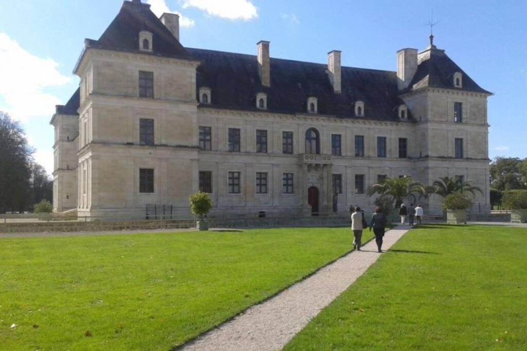 Charmante Maison Bourguignonne Avec Grand Jardin Et Parking Montbard Buitenkant foto