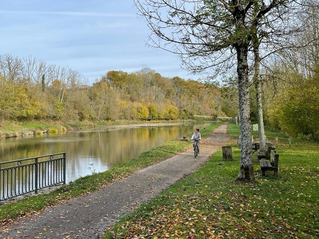 Charmante Maison Bourguignonne Avec Grand Jardin Et Parking Montbard Buitenkant foto