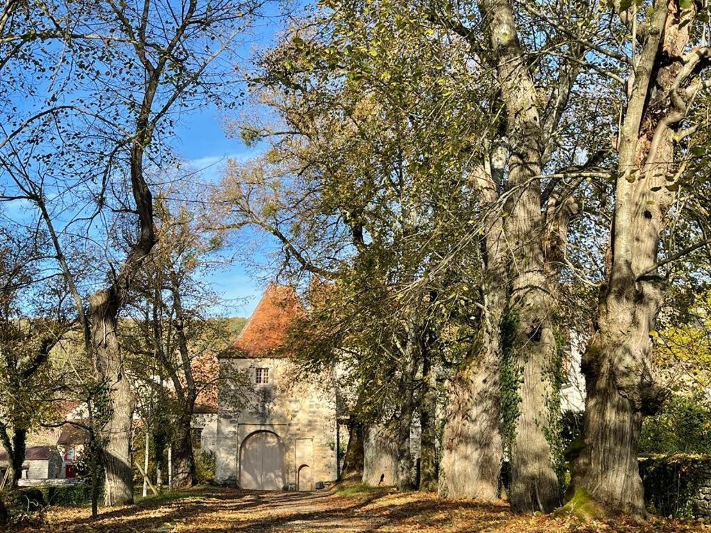 Charmante Maison Bourguignonne Avec Grand Jardin Et Parking Montbard Buitenkant foto